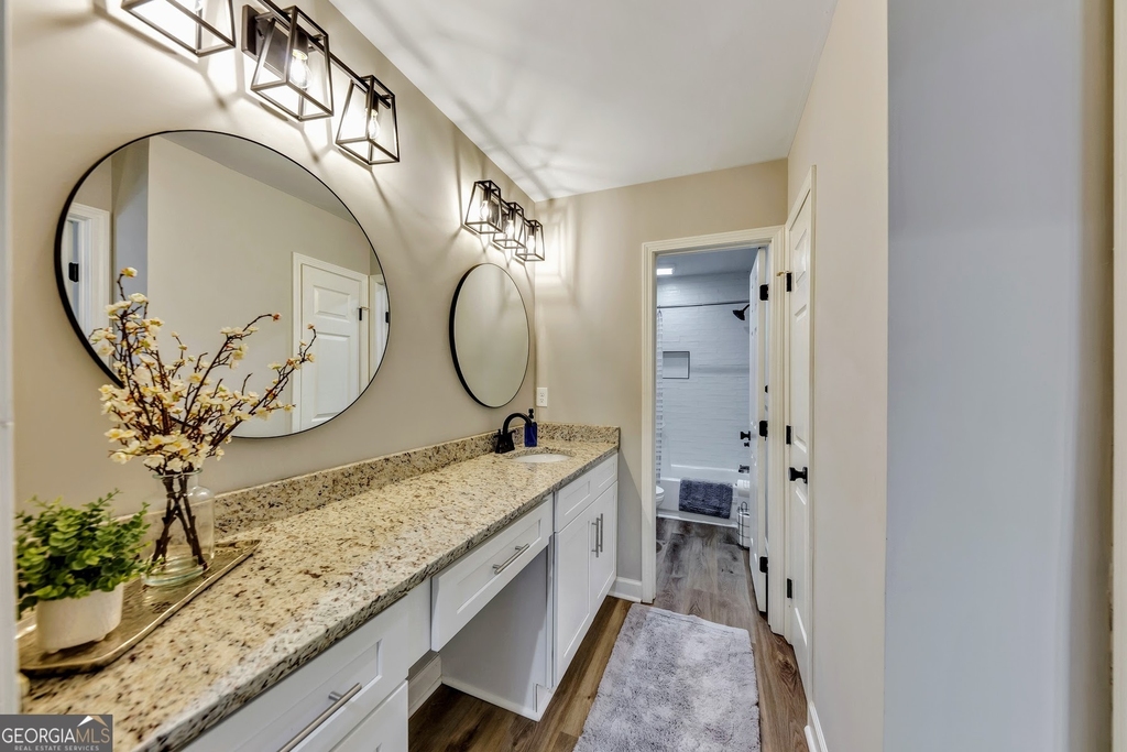 1018 Falling Valley Court Se - Photo 14
