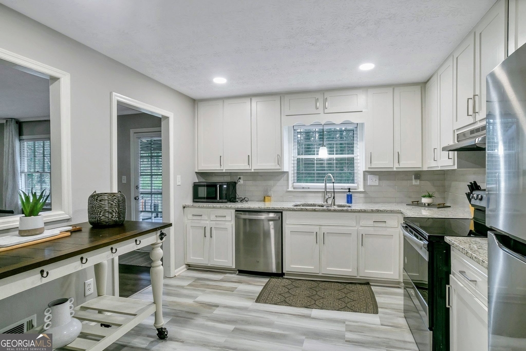 65 Juliana Drive - Photo 5