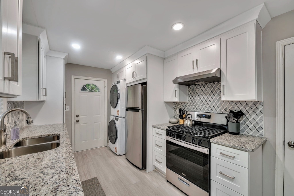 1131 Stoneybrook Road - Photo 8
