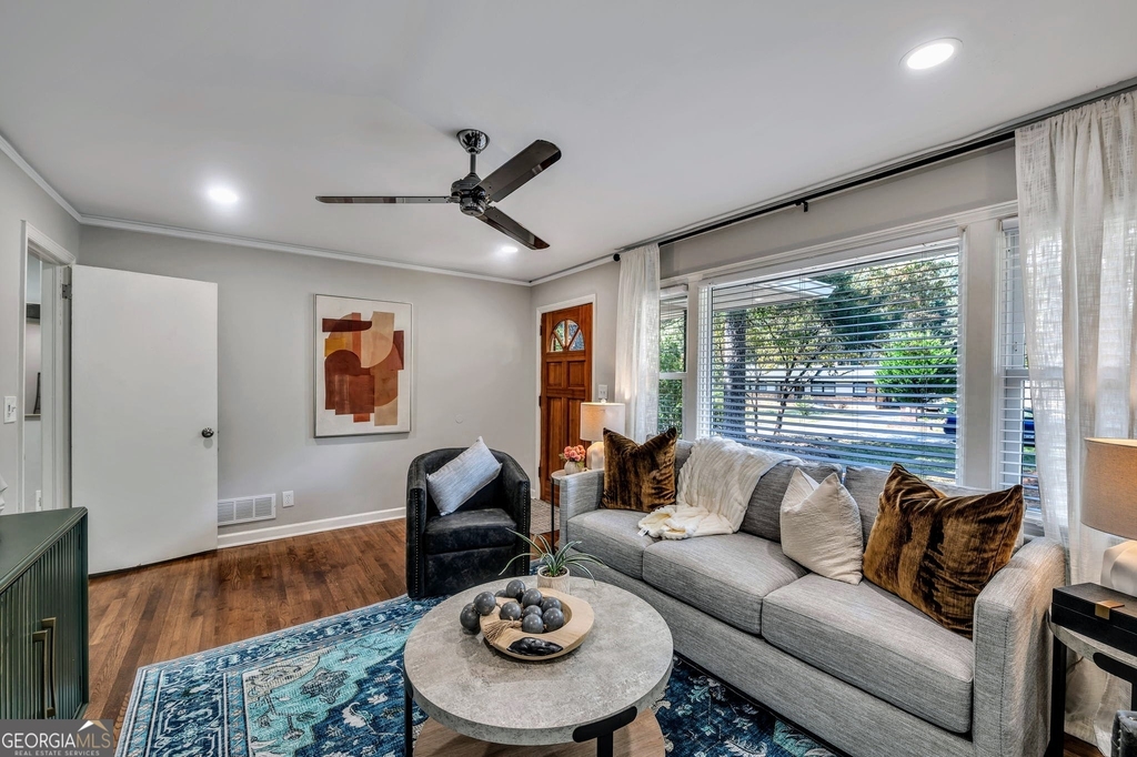 1131 Stoneybrook Road - Photo 3