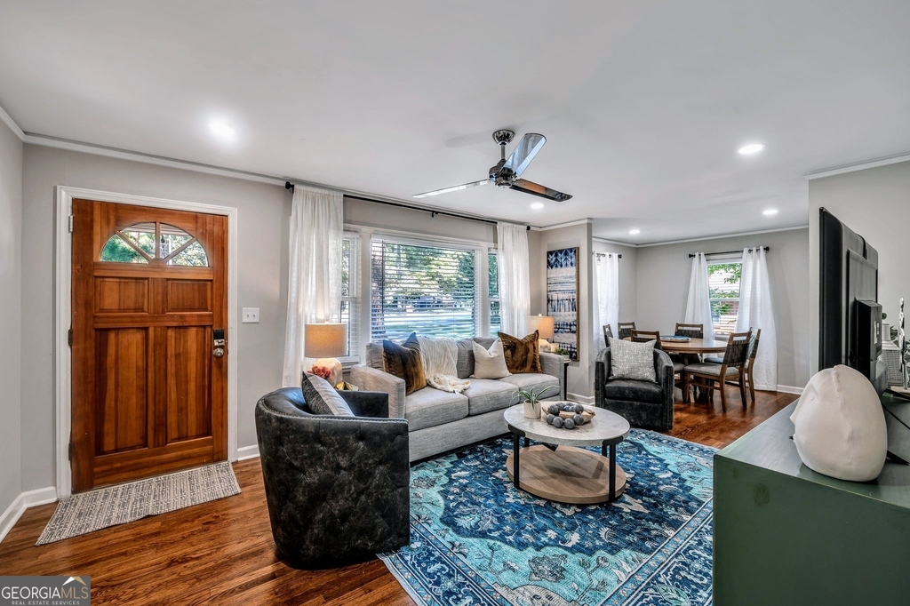 1131 Stoneybrook Road - Photo 2