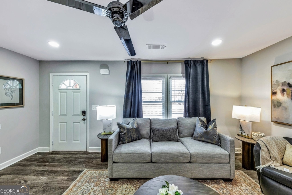 6230 Love Street - Photo 3
