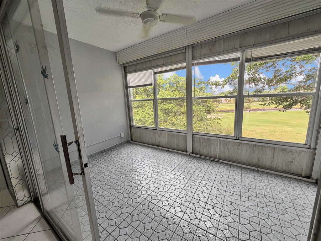 1035 Country Club Drive - Photo 4