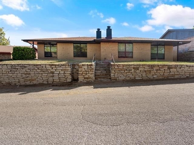 1117 S Rusk Street - Photo 1