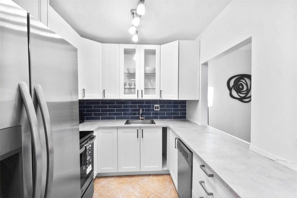 251 S Cypress Road - Photo 28