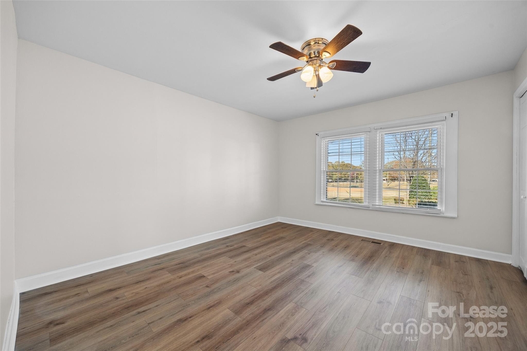 807 N Morris Street - Photo 18