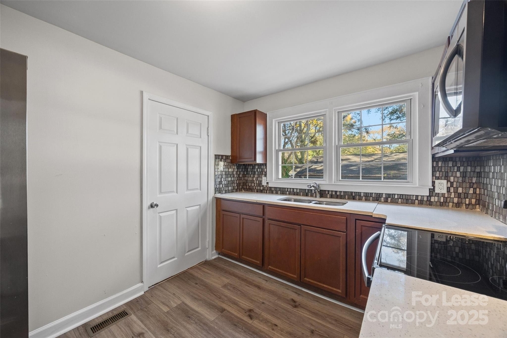 807 N Morris Street - Photo 7