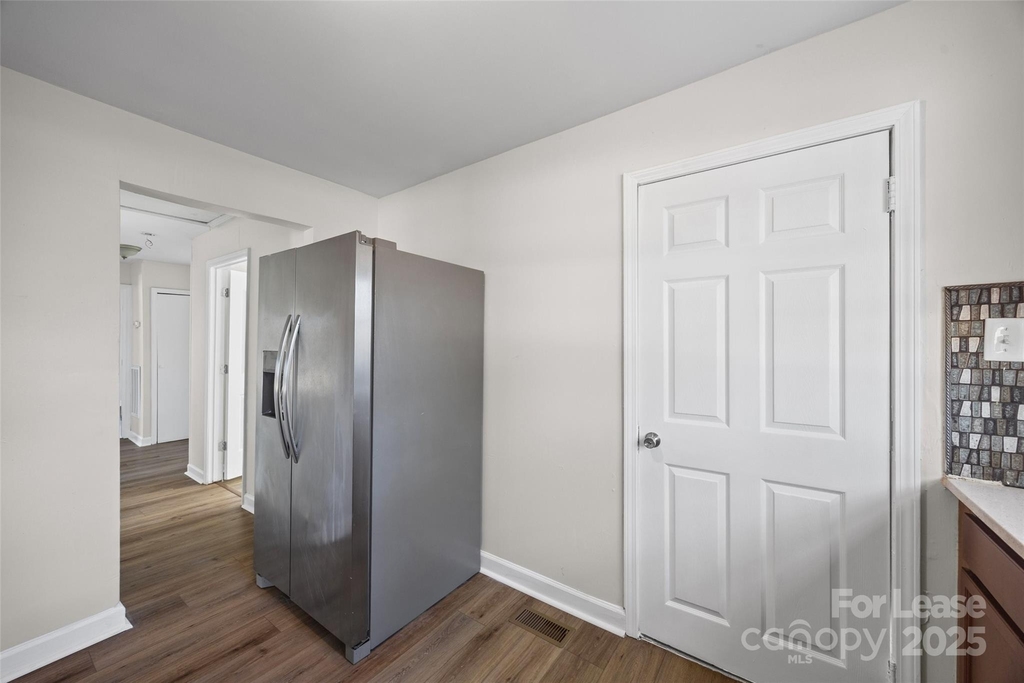 807 N Morris Street - Photo 8
