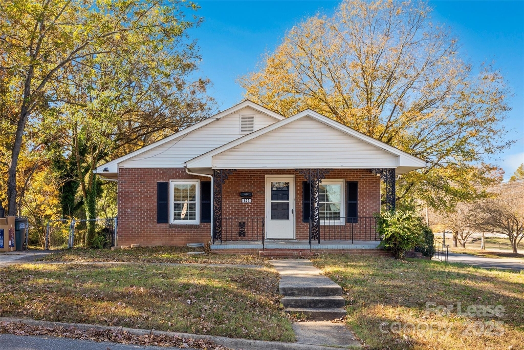 807 N Morris Street - Photo 0