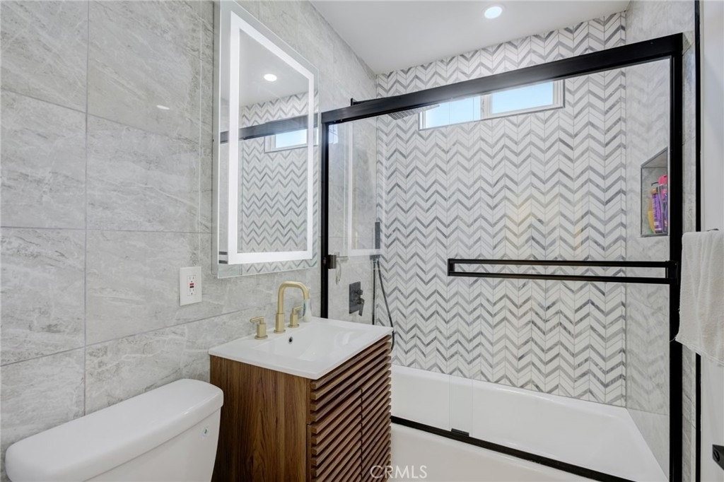 8161 Encino Avenue - Photo 37