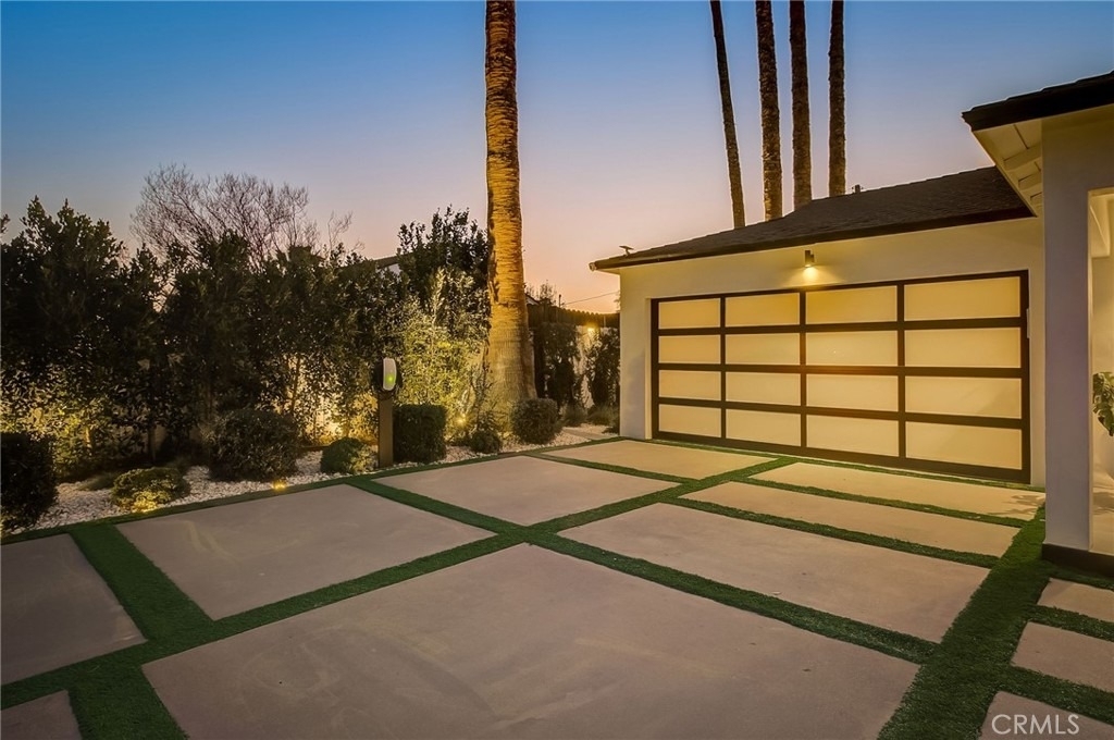 8161 Encino Avenue - Photo 3