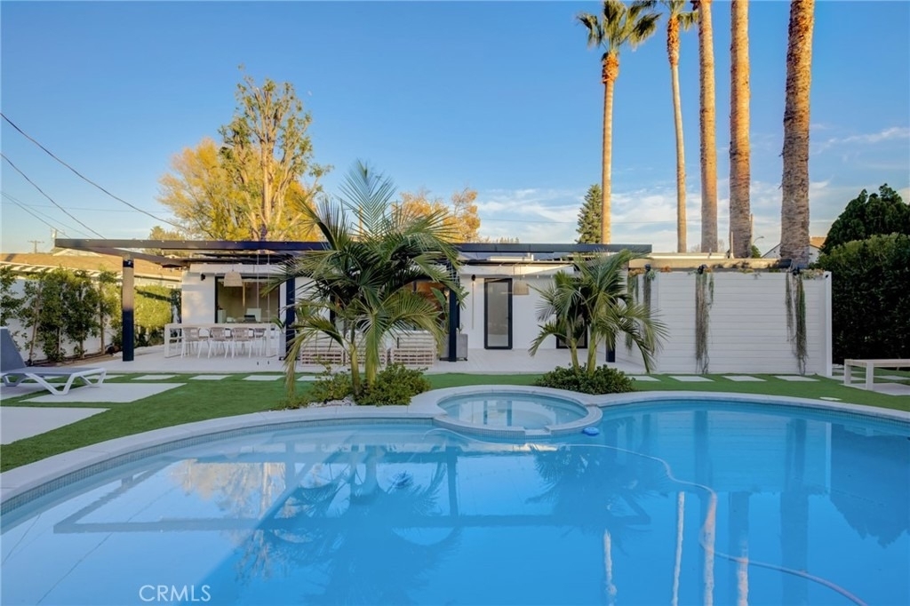 8161 Encino Avenue - Photo 56
