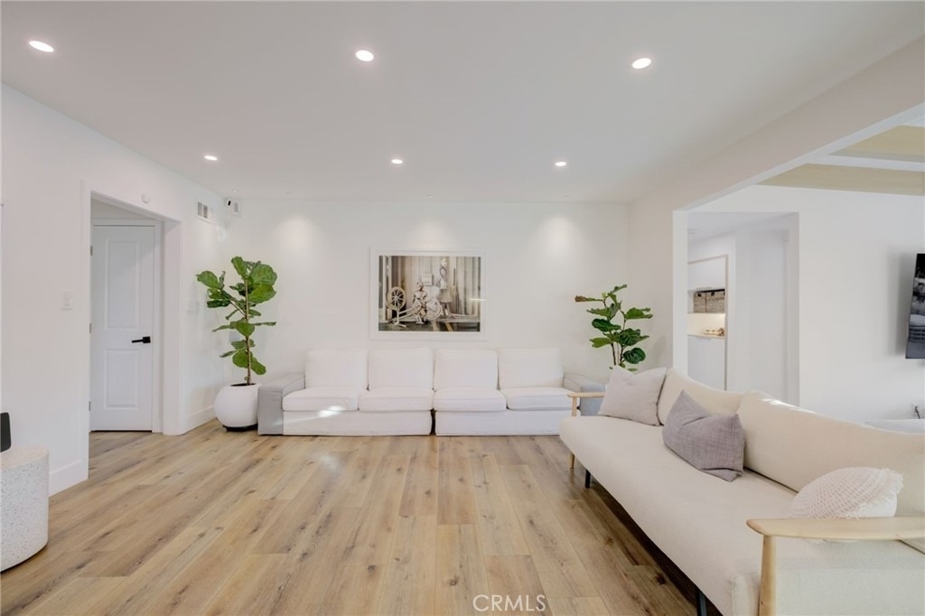 8161 Encino Avenue - Photo 28