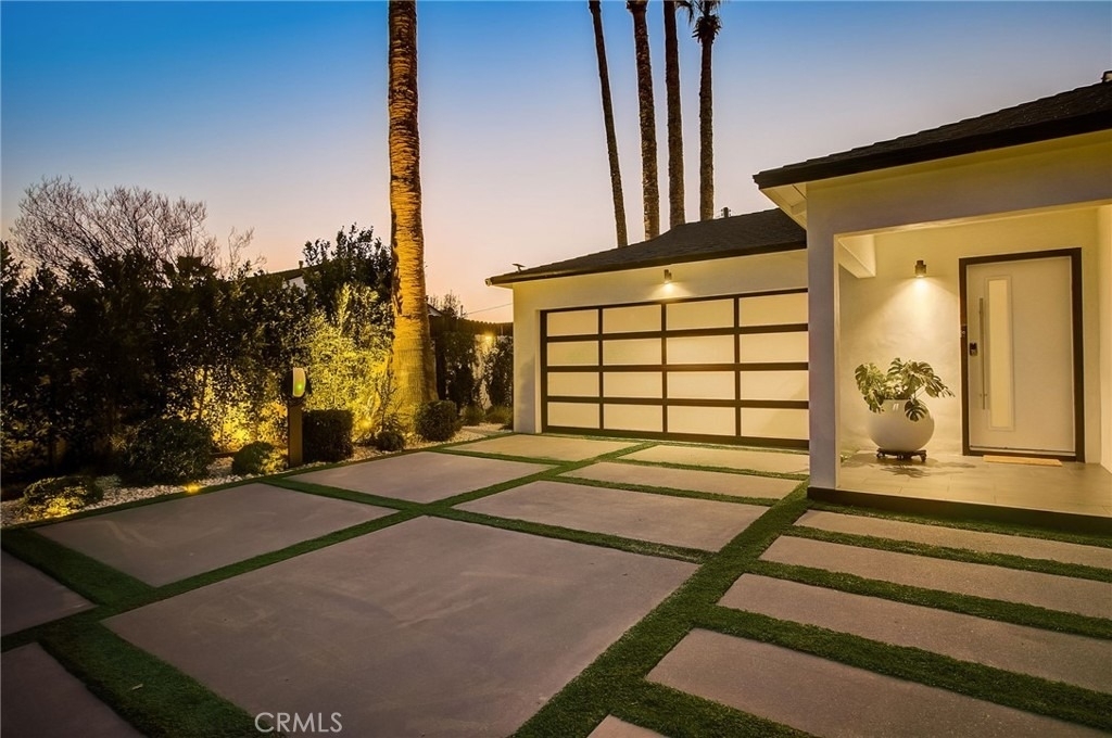 8161 Encino Avenue - Photo 5