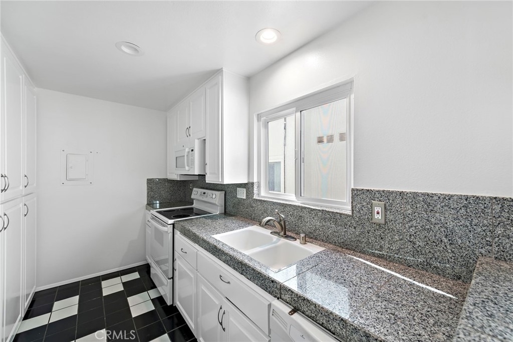 1707 W Balboa Boulevard - Photo 11