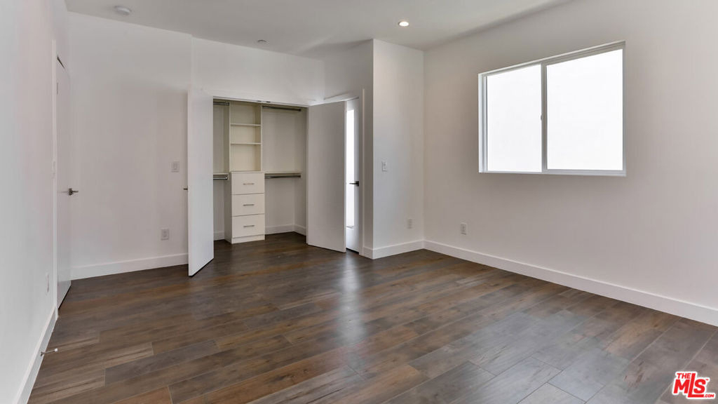 3946 S. Budlong Avenue - Photo 28