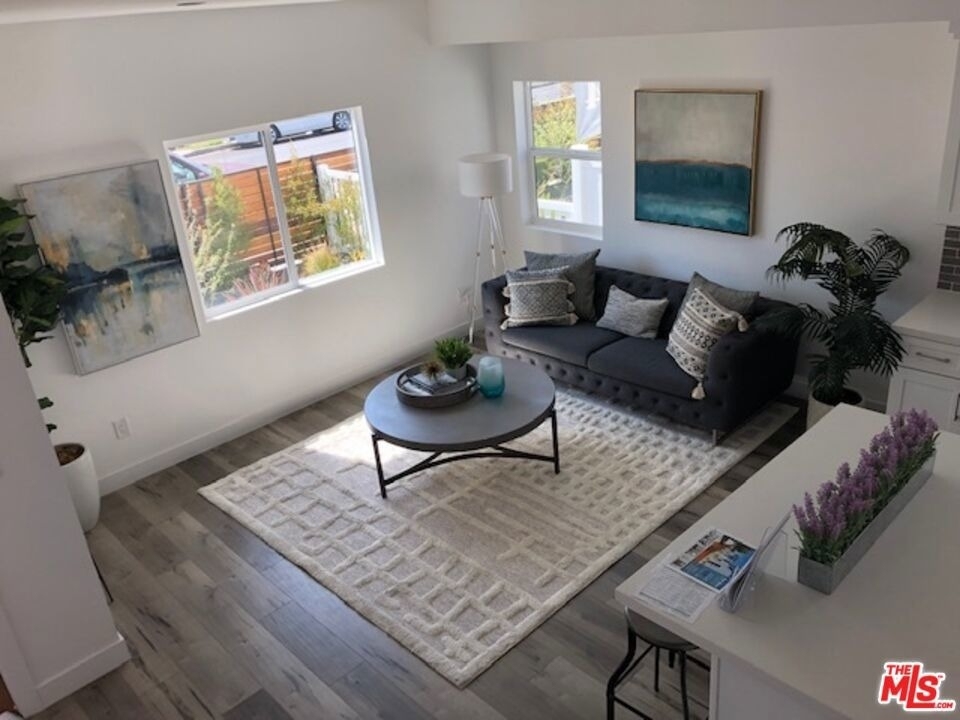 3946 S. Budlong Avenue - Photo 5