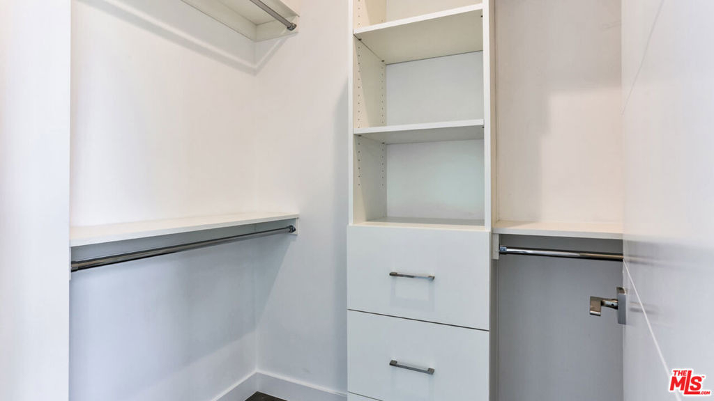 3946 S. Budlong Avenue - Photo 24