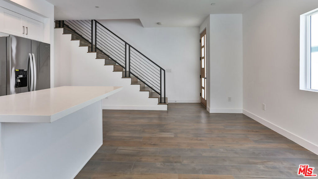 3946 S. Budlong Avenue - Photo 19