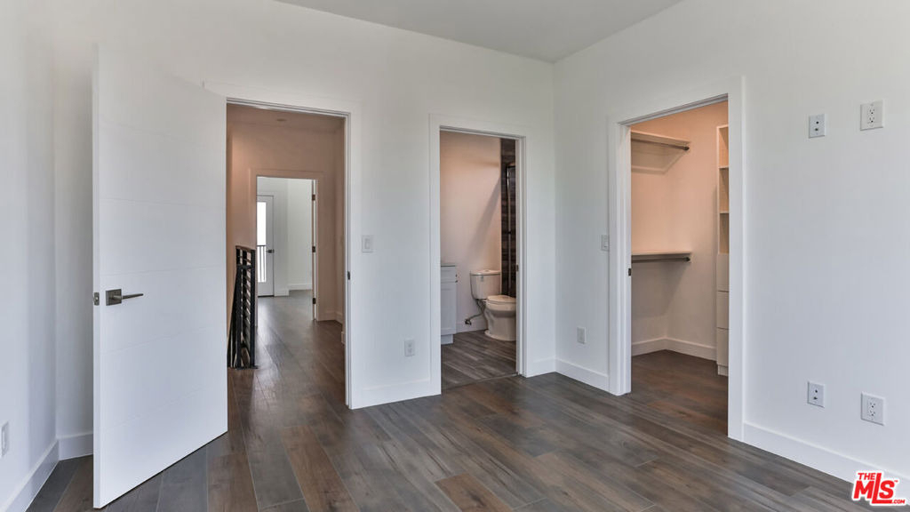 3946 S. Budlong Avenue - Photo 30