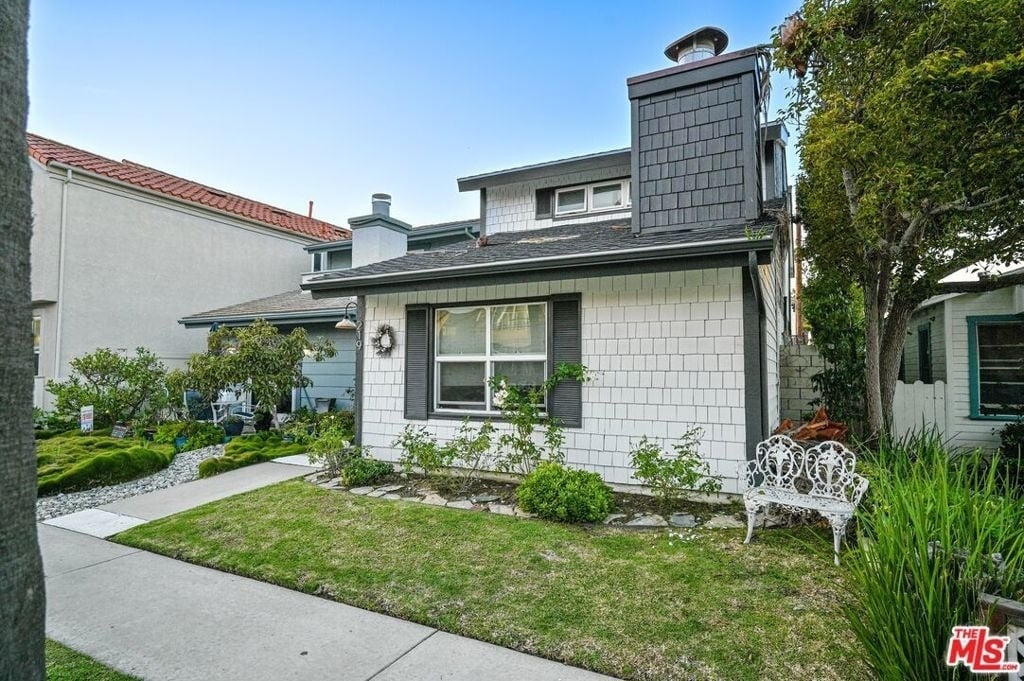 219 13th Street - Photo 23