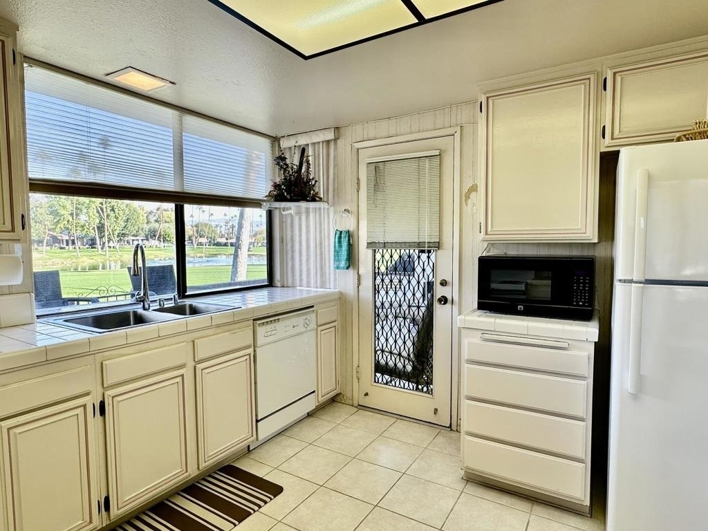 81 Marbella Drive - Photo 9