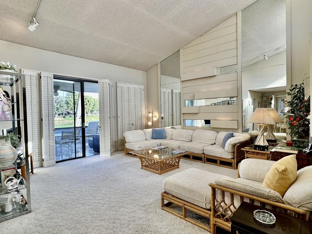 81 Marbella Drive - Photo 6