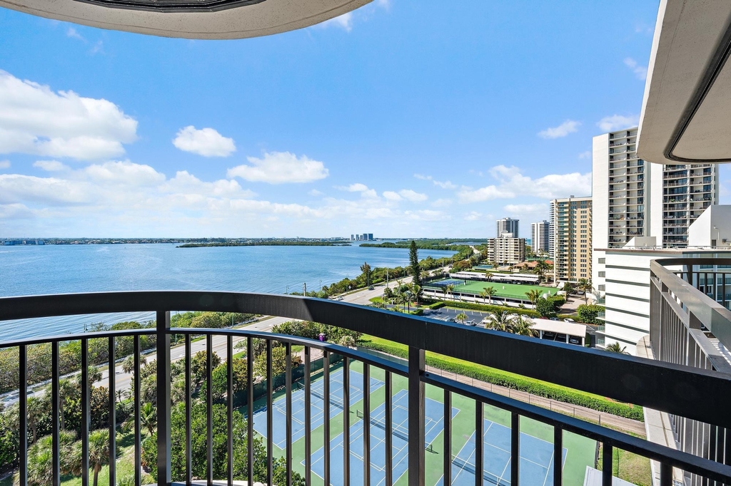 5380 N Ocean Drive - Photo 35