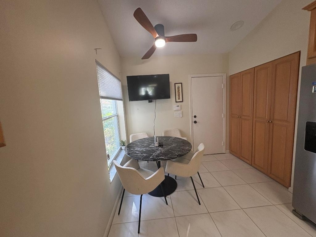 7275 Summer Tree Drive - Photo 8