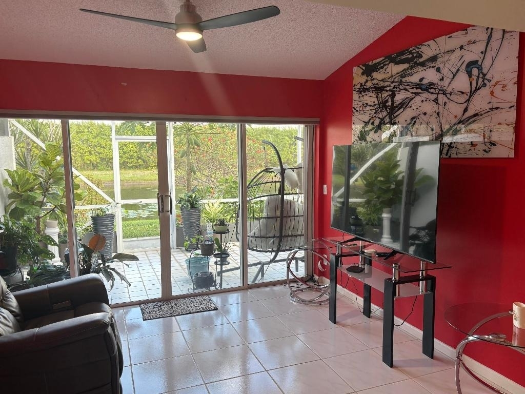 7275 Summer Tree Drive - Photo 11