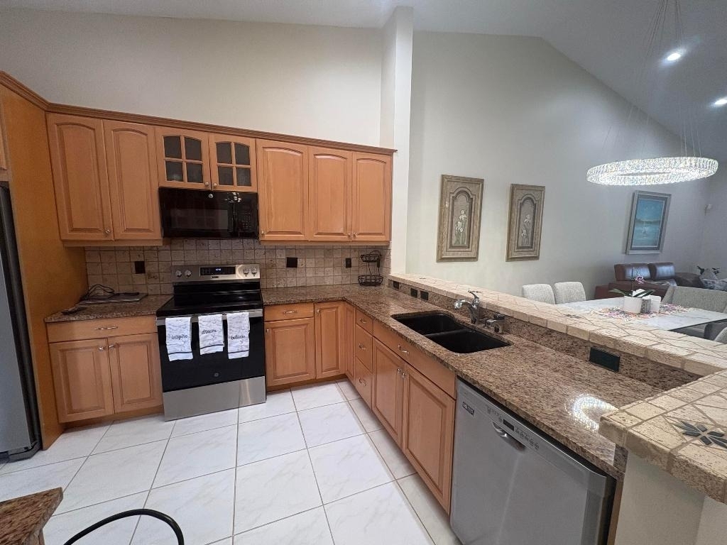 7275 Summer Tree Drive - Photo 5