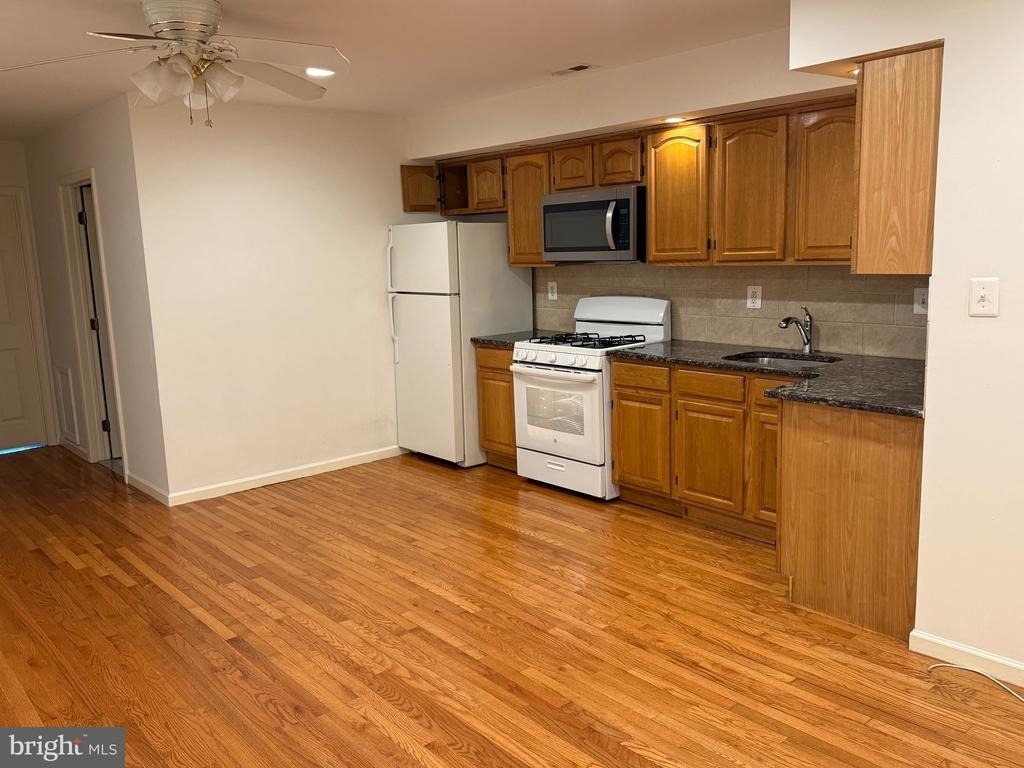 4304 Lancaster Avenue - Photo 1