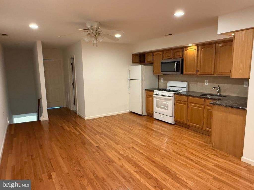 4304 Lancaster Avenue - Photo 2