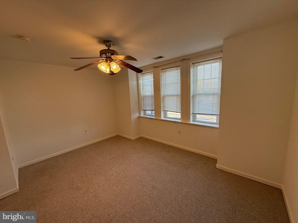 4304 Lancaster Avenue - Photo 7