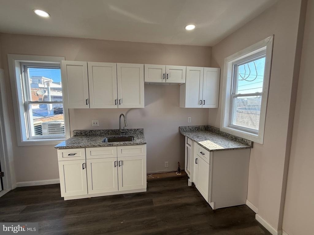 2537 E Auburn Street - Photo 4