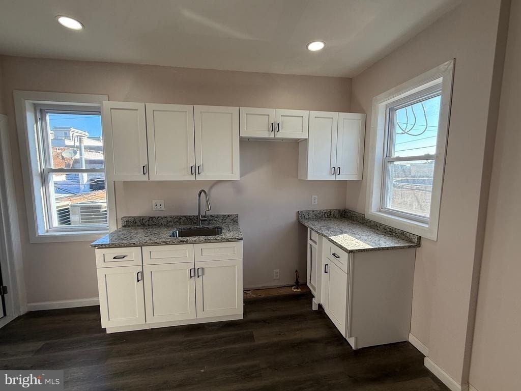 2537 E Auburn Street - Photo 3
