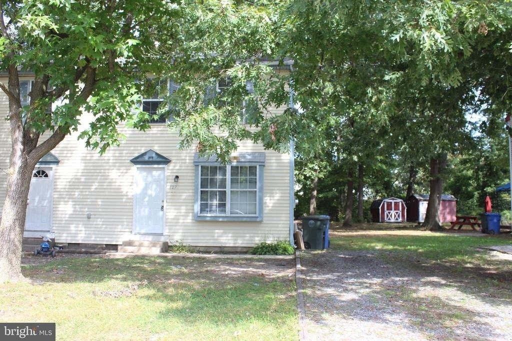 127 Higgins Drive - Photo 0
