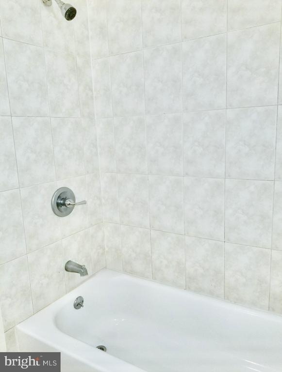 805 Brooks Lane - Photo 3
