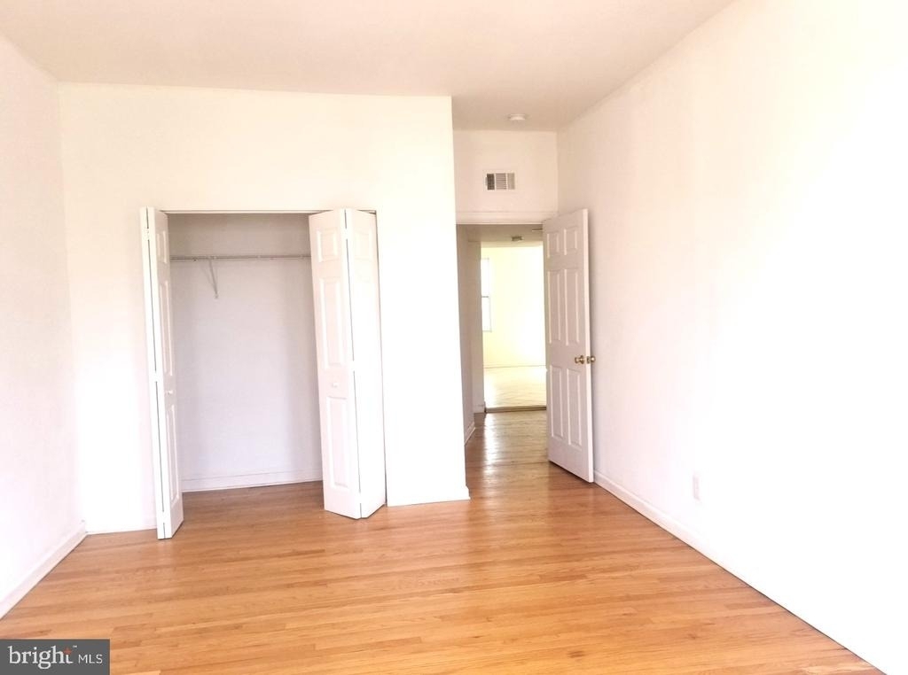 805 Brooks Lane - Photo 2