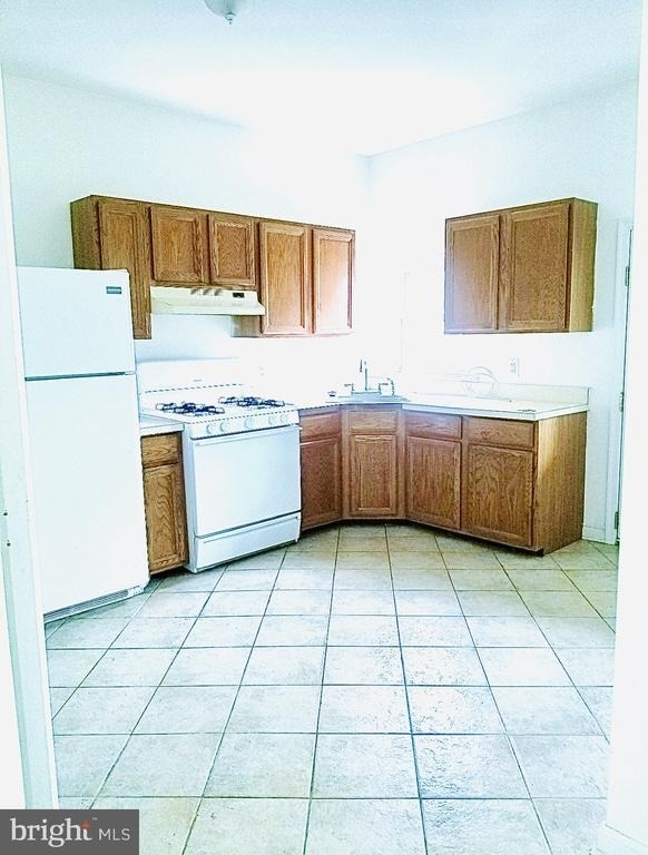 805 Brooks Lane - Photo 4
