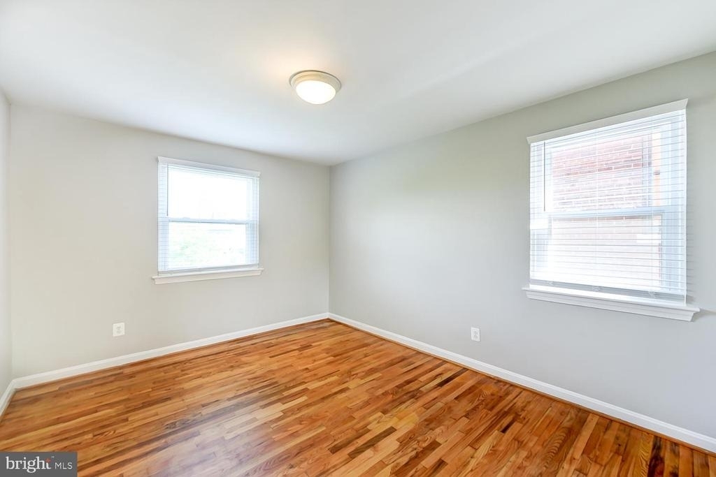 1627 Massachusetts Avenue Se - Photo 14