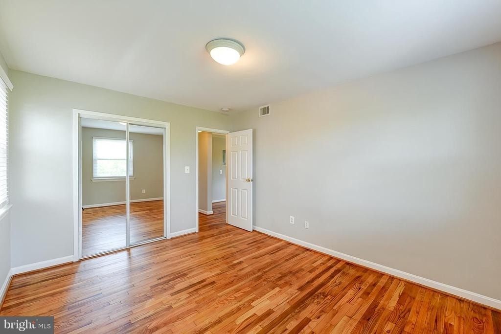 1627 Massachusetts Avenue Se - Photo 16