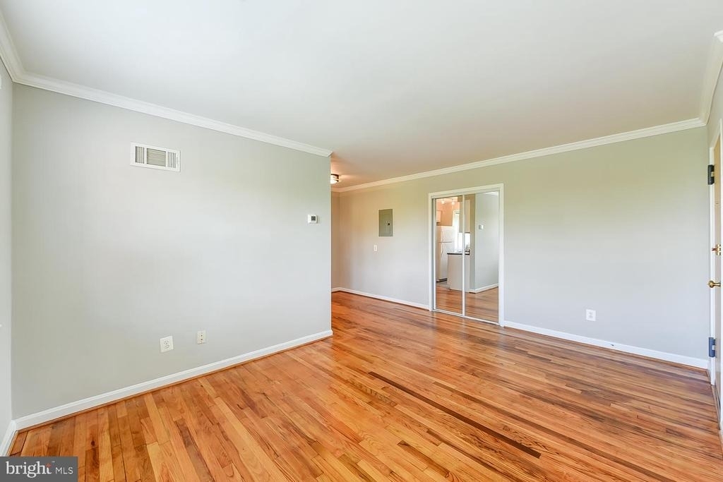 1627 Massachusetts Avenue Se - Photo 3