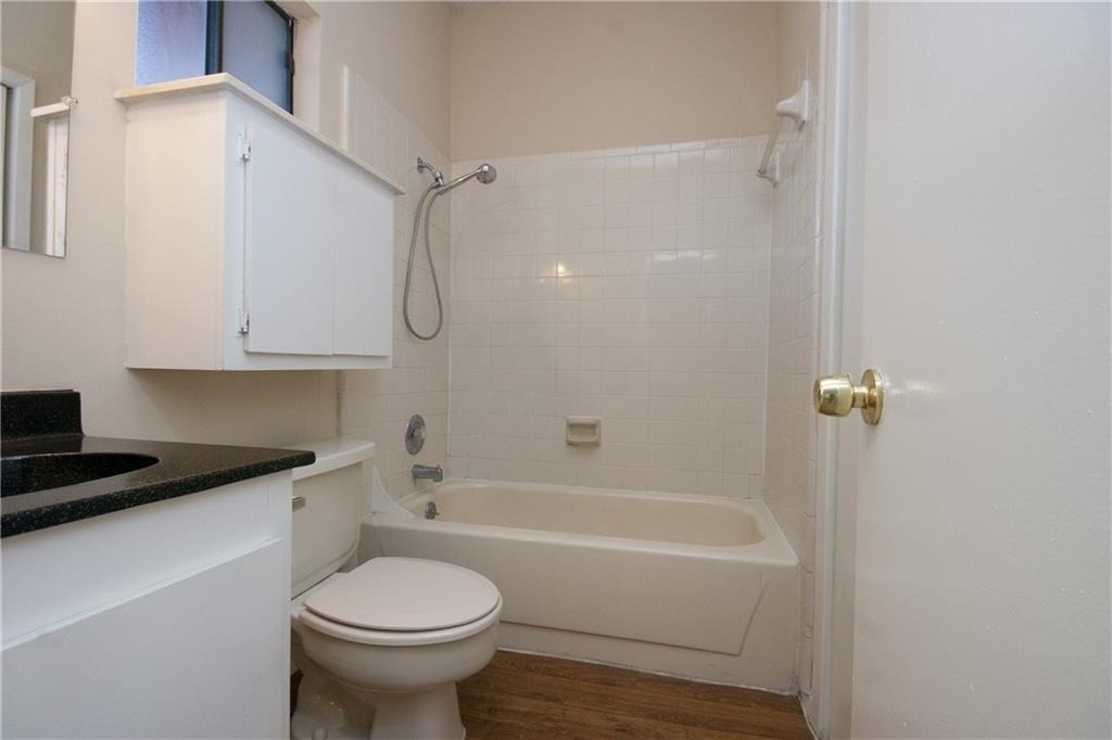 2818 Nueces St - Photo 5