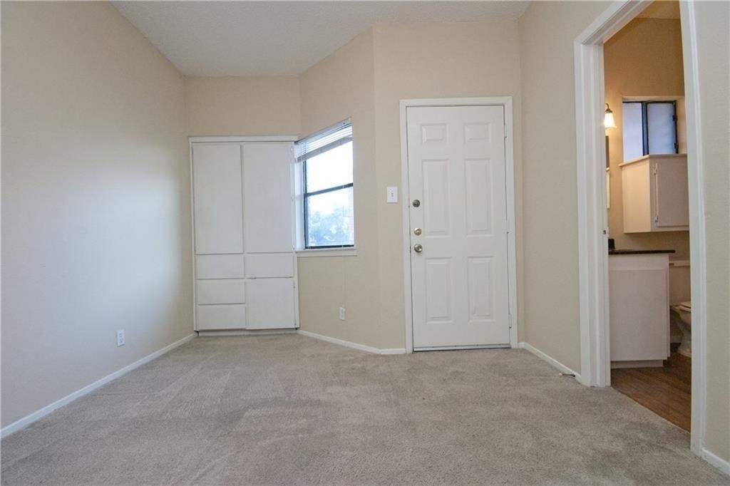 2818 Nueces St - Photo 3