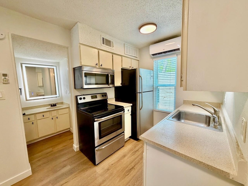 4504 Speedway Ave - Photo 2
