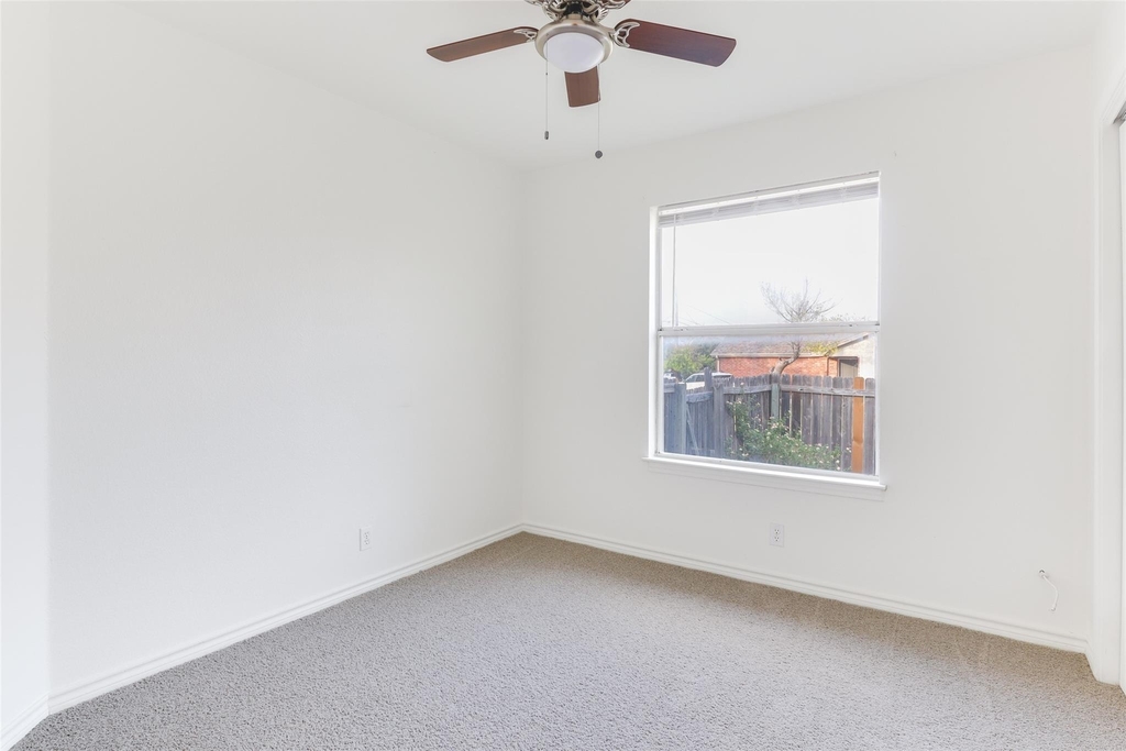 300 Tamara Dr - Photo 9