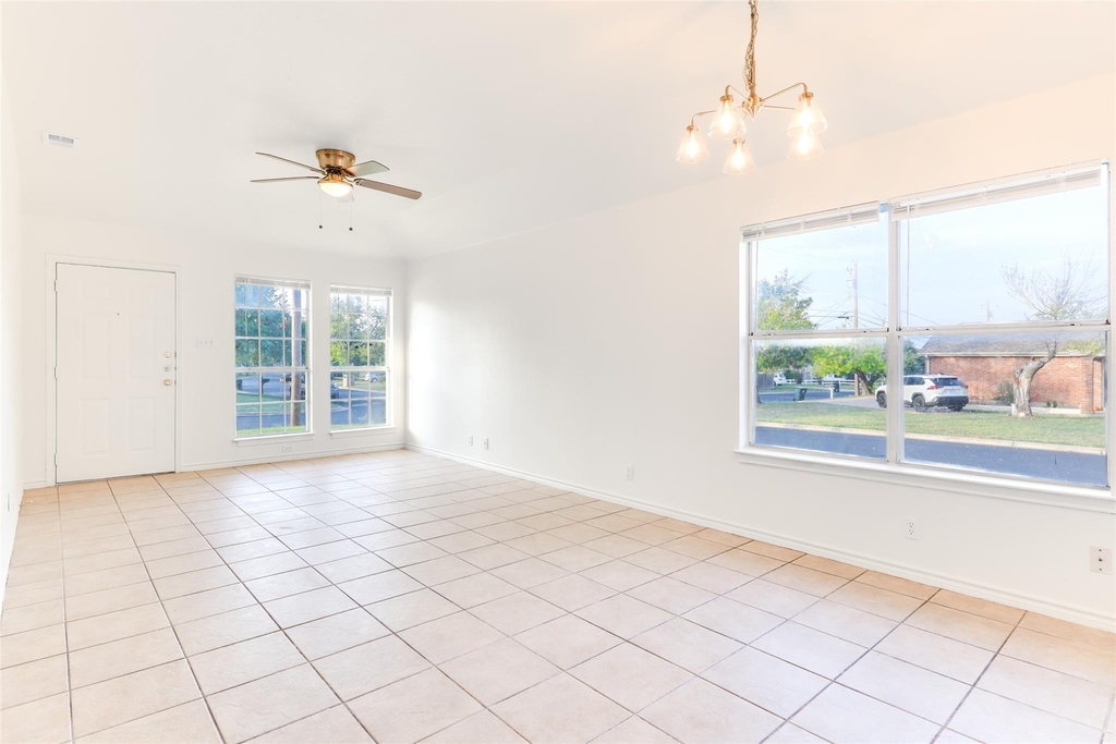 300 Tamara Dr - Photo 2