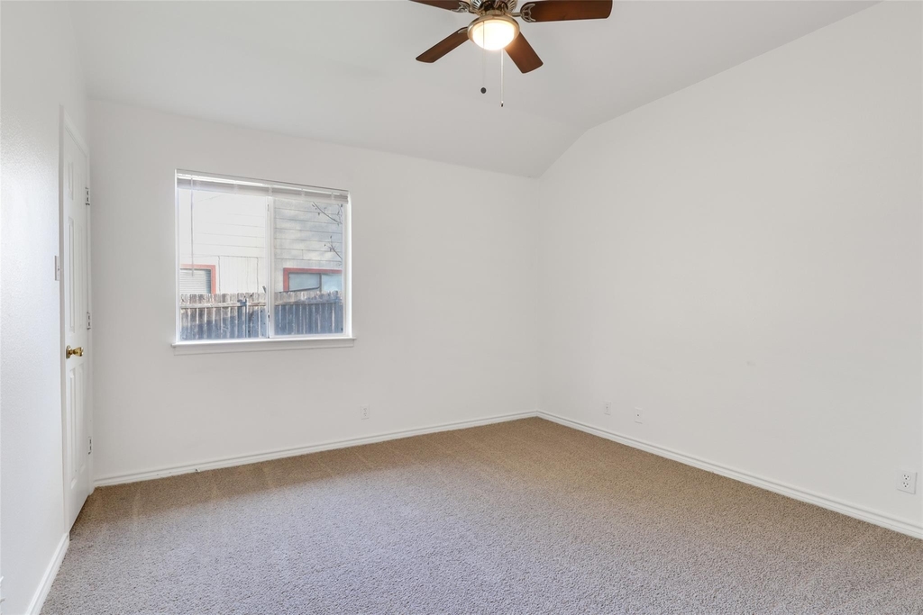 300 Tamara Dr - Photo 6