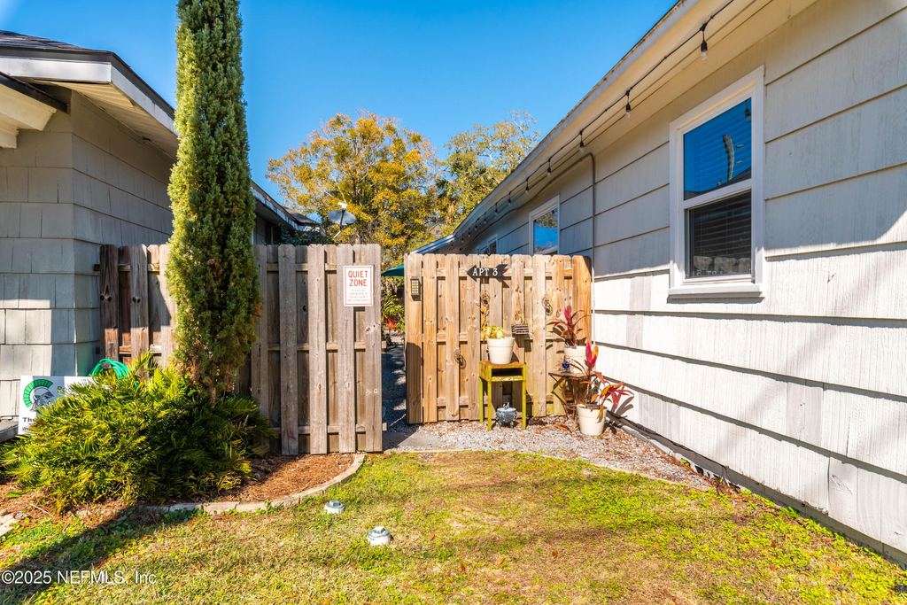 909 Cedar Street - Photo 9
